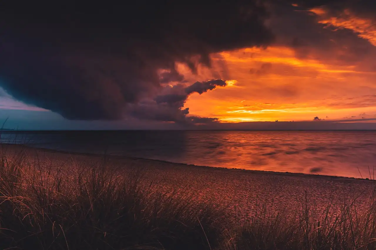 dramatischer Sonnenuntergang in Lubmin