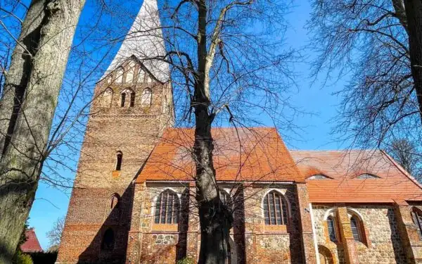 Die St.-Johannes-Kirche in Wusterhusen – Ein kulturhistorisches Ziel bei Lubmin